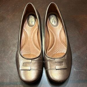 Clarks Artisan slip on shoes, Metallic Brown, size 10